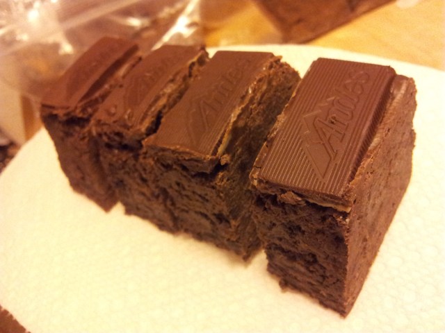 Vyvacious || Chewy Thin Mint Treats Grasshopper Mint Marshmallow Treats