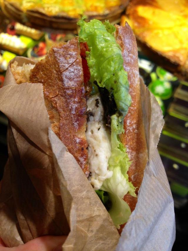 Vyvacious || Paris baguette sandwich