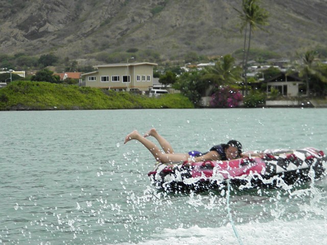 Vyvacious || Inter-tubing in Hawaii