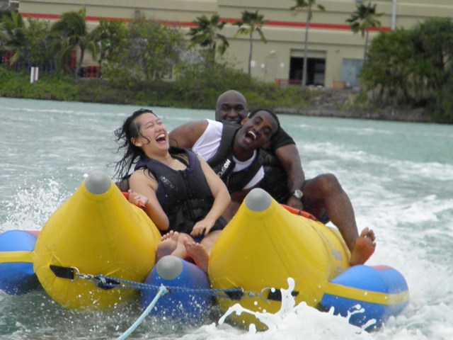 Vyvacious || Banana Boating in Hawaii